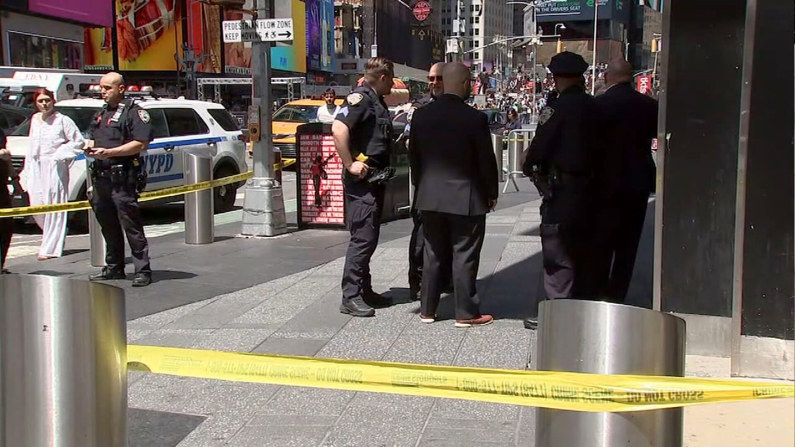 A man was stabbed in both legs with a machete in Times Square