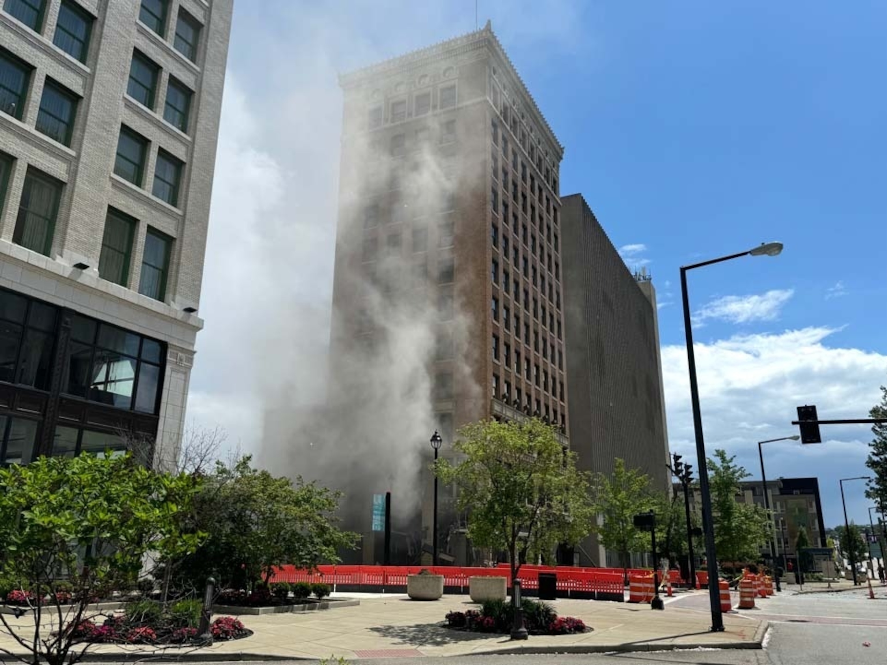 PHOTO: Smoke fills the air after an explosion in Youngstown, Ohio, on May 28, 2024.