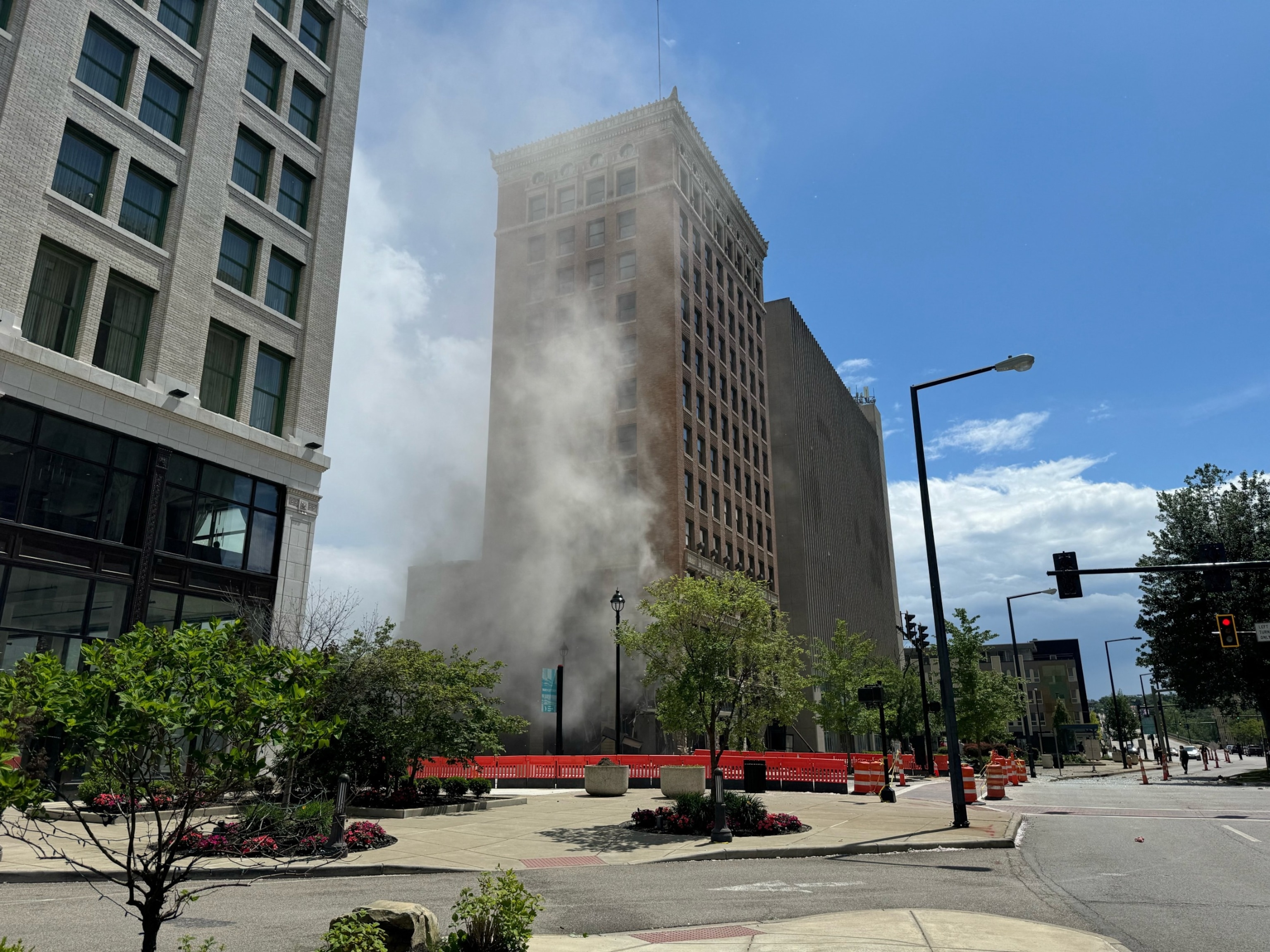 PHOTO: Smoke rises from a JPMorgan Chase & Co. building following an explosion, May 28, 2024, in Youngstown, Ohio.