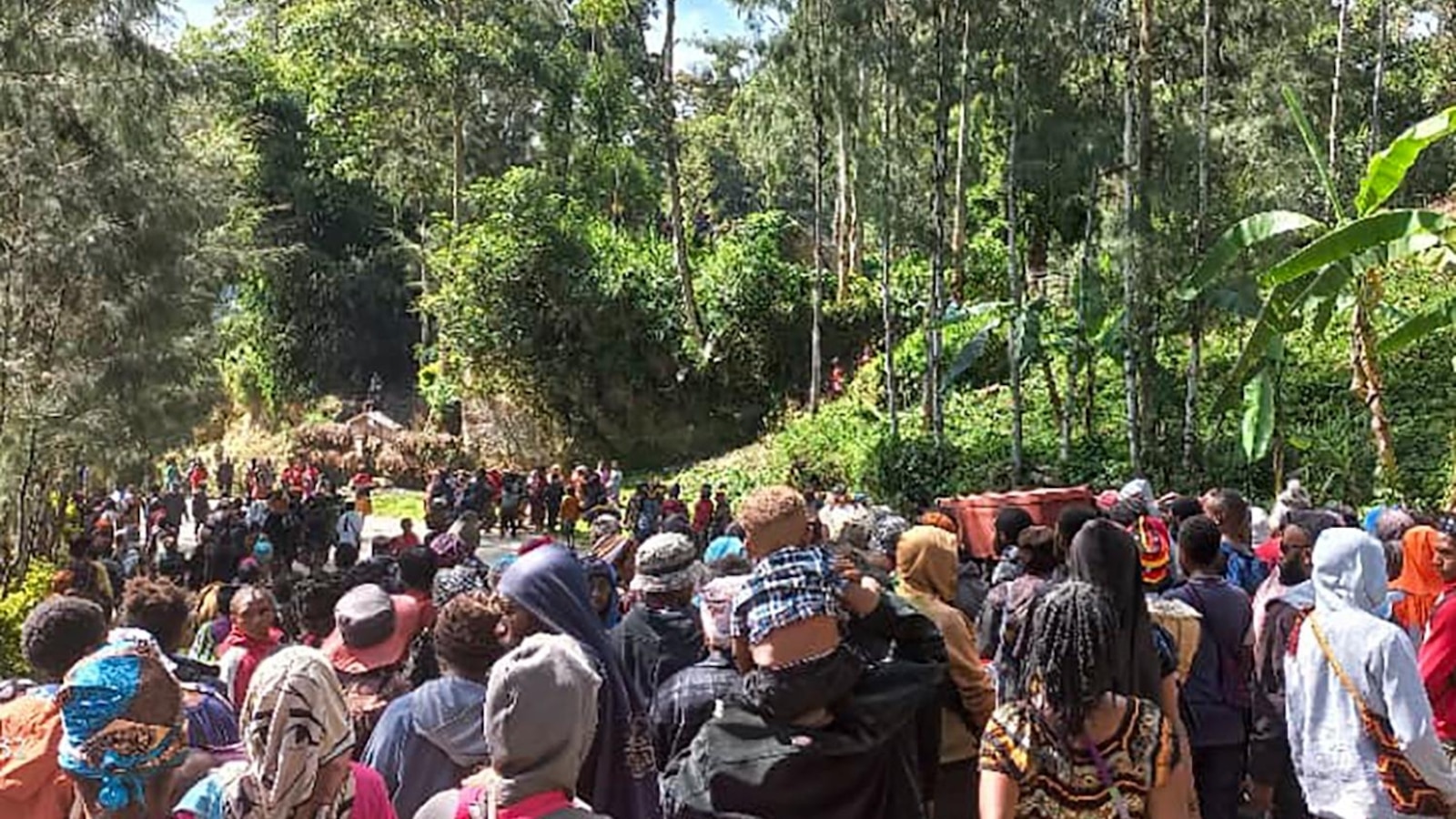 More than 670 people estimated to have been killed in Papua New Guinea landslide, according to UN migration agency