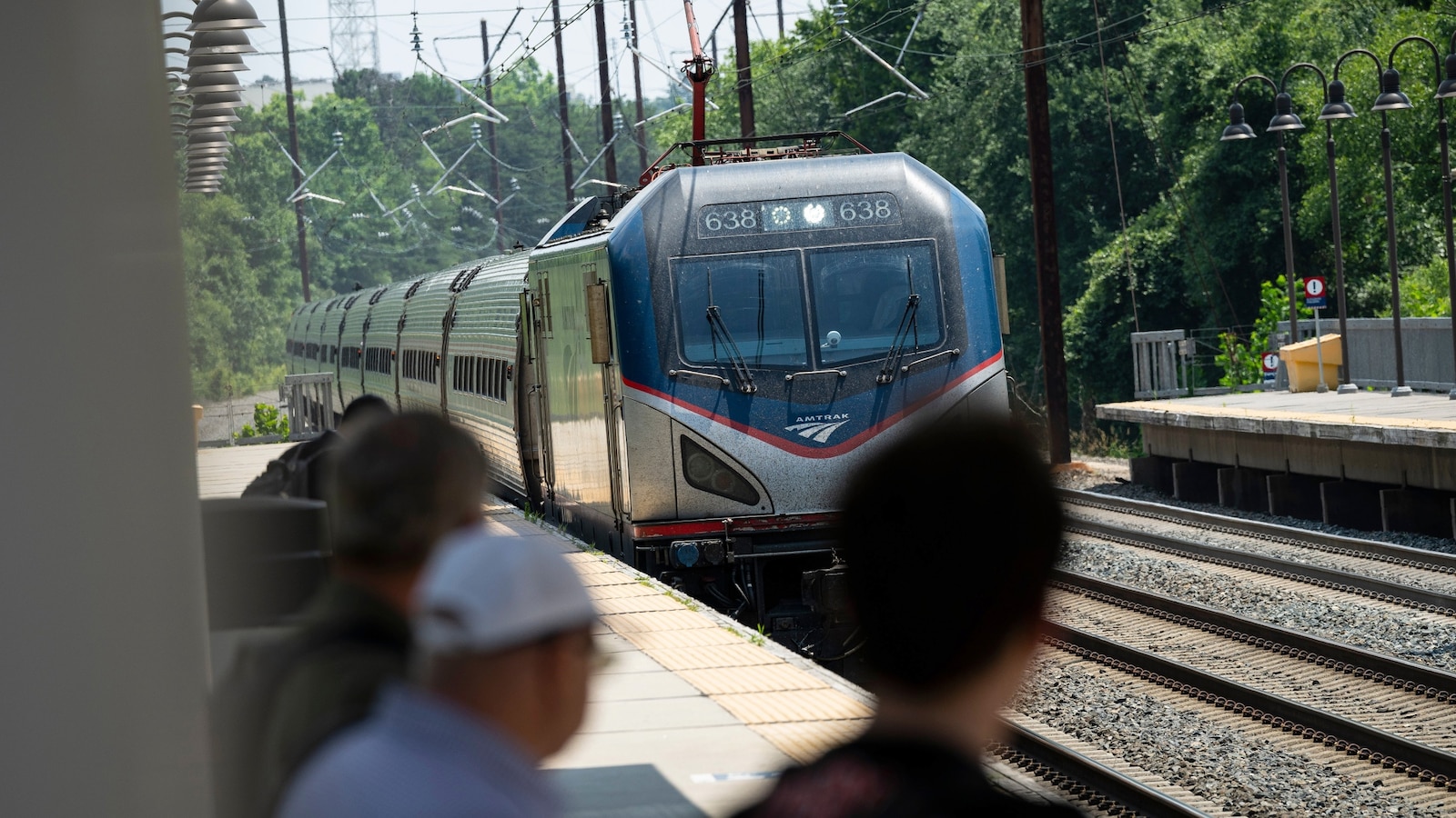 Amtrak service temporarily suspended between Philadelphia and Connecticut