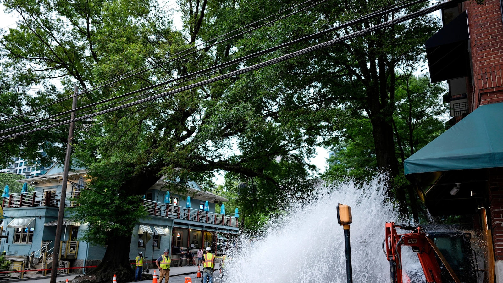 Downtown Atlanta water flow restored following outage that started on Friday