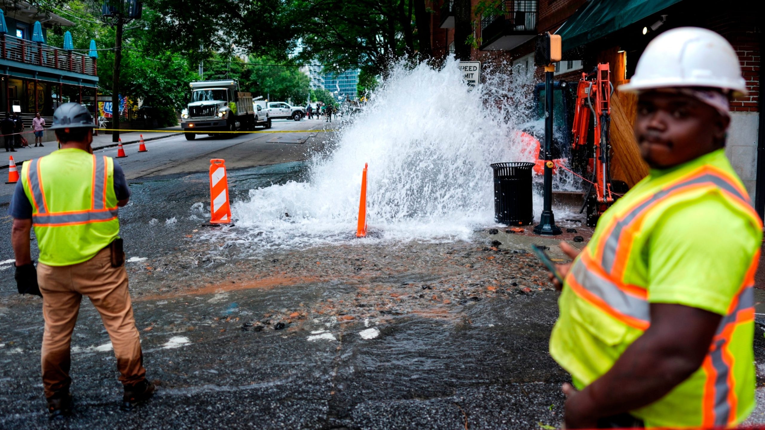 Mayor declares state of emergency in Atlanta due to water main break