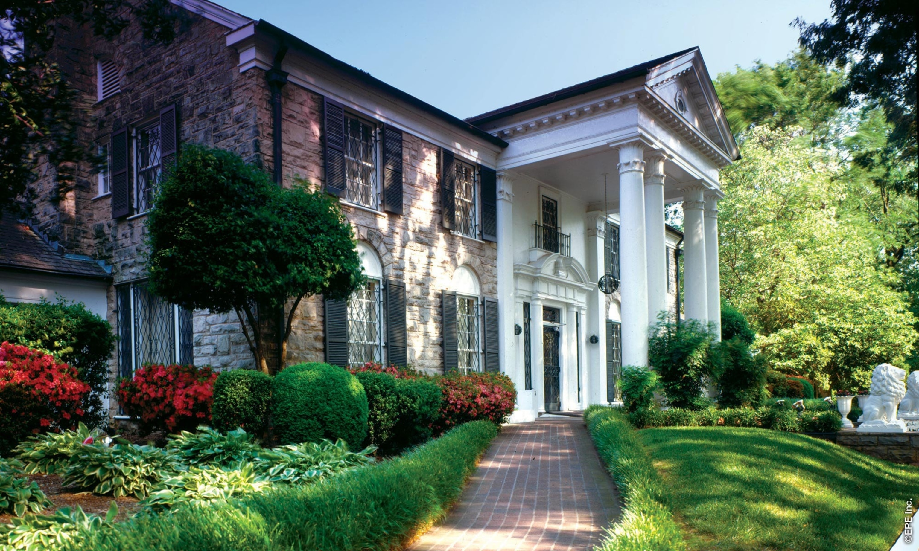 PHOTO: Exterior view of Elvis Presley's house Graceland in Memphis, Tennessee.