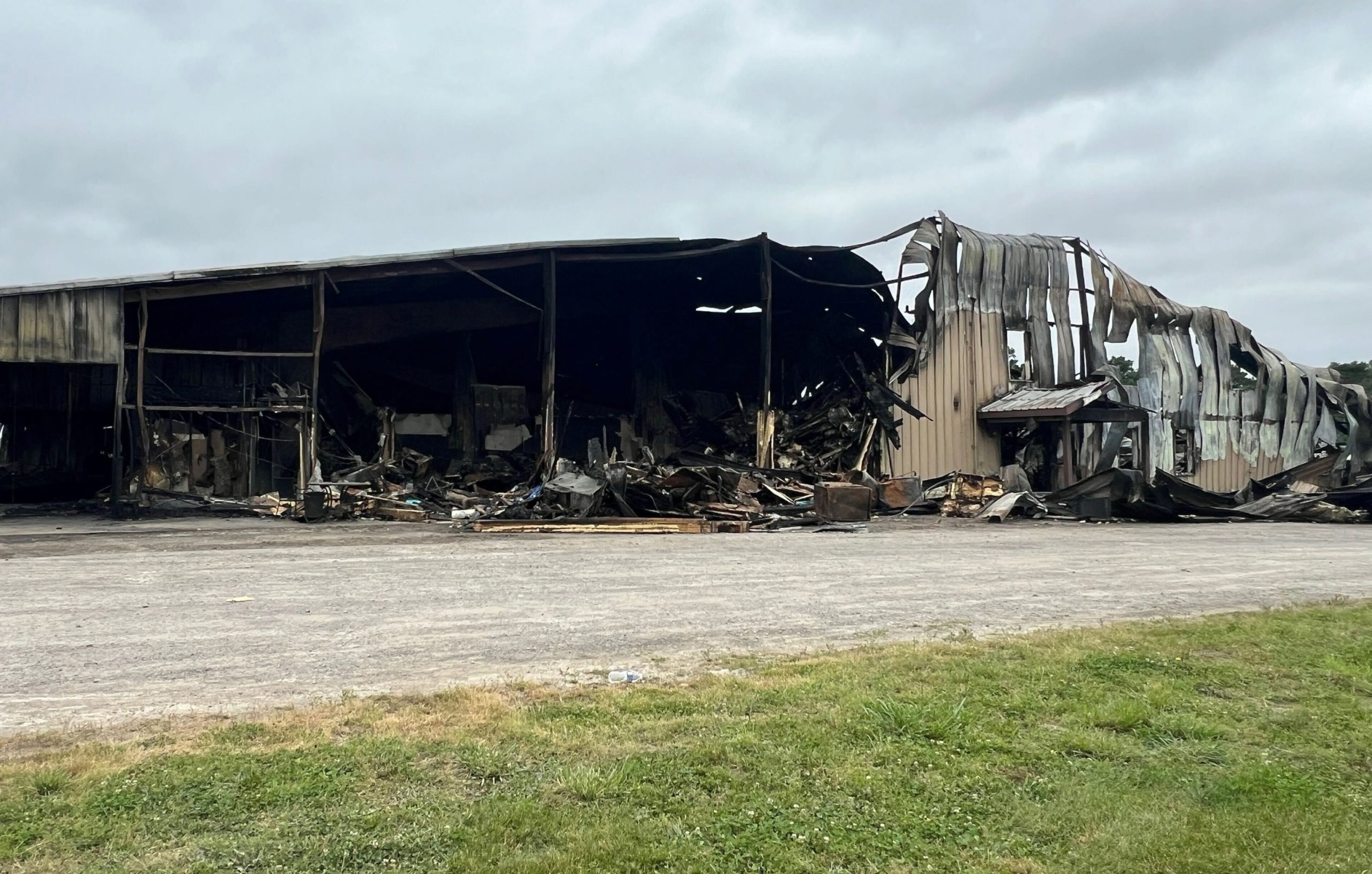 Tragic Ohio Barn Fire Results in 44 Horse Fatalities and 1 Person Injured