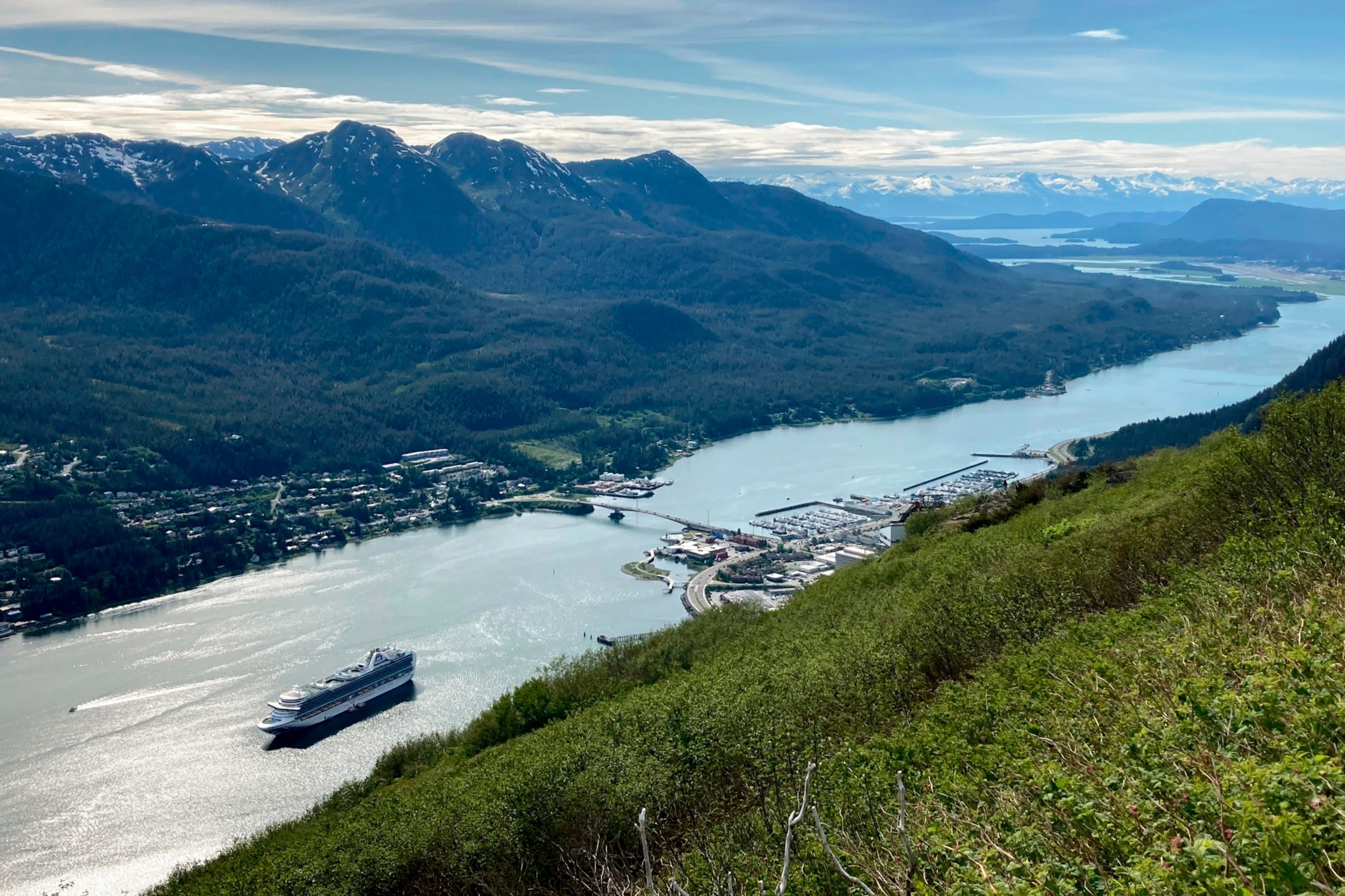 Alaska explores potential restrictions on cruise ship tourists in bustling port city