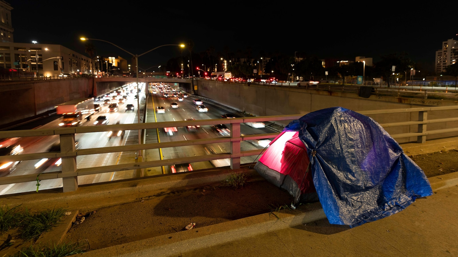 Exploring the Potential of Technology in Addressing the Homeless Crisis in Los Angeles