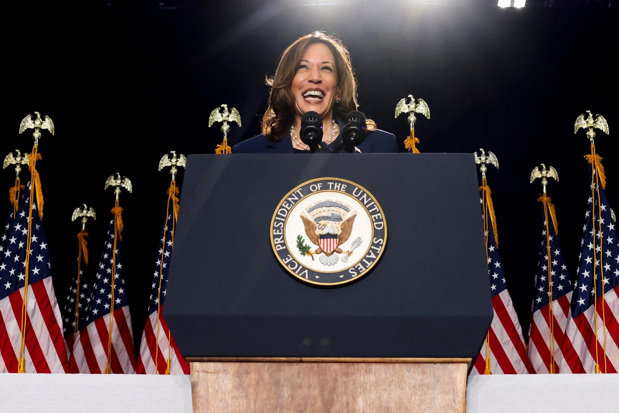 Harris delivers energetic speech criticizing Trump at 1st presidential rally in Milwaukee