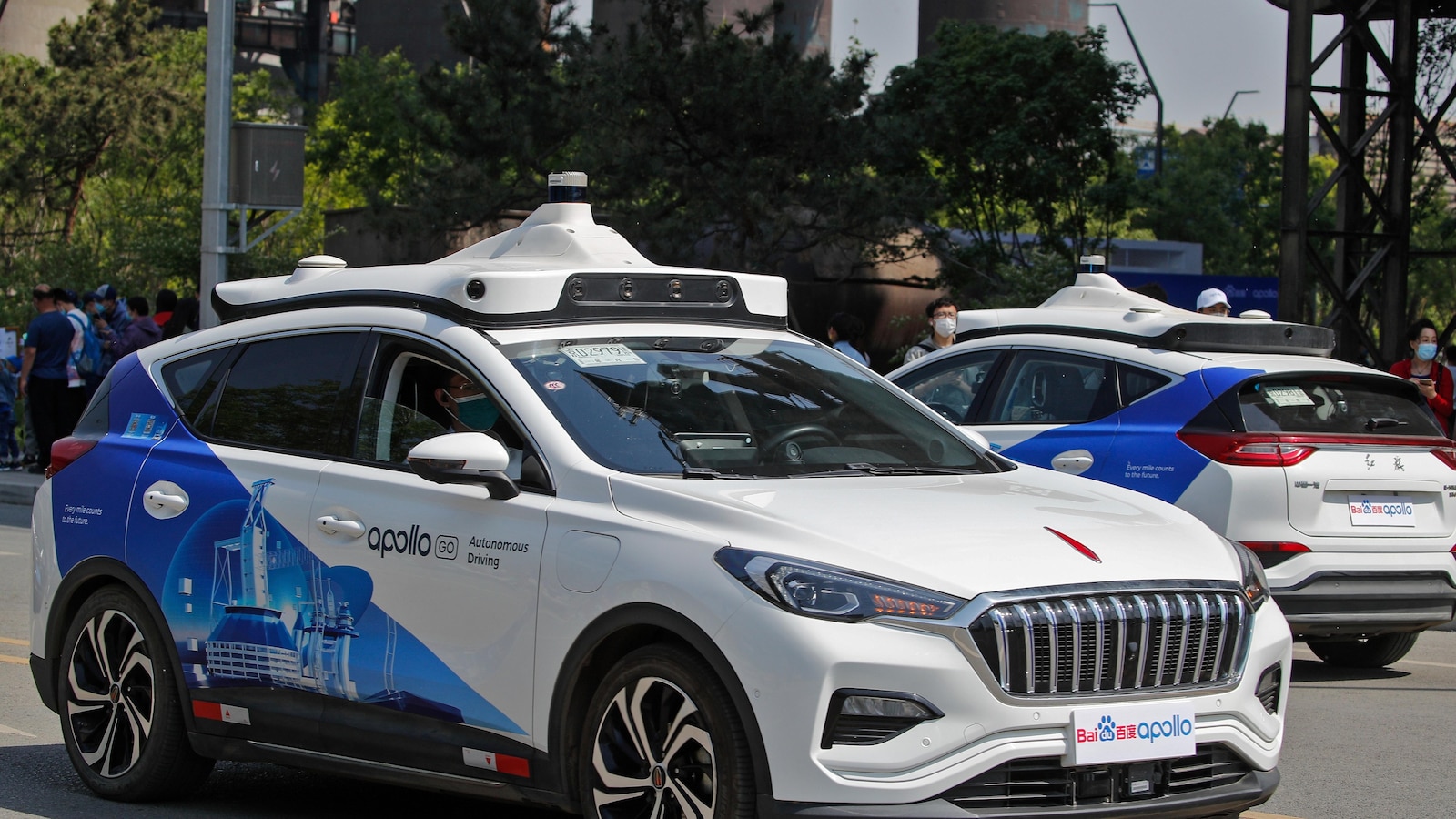 Pedestrian struck by driverless car in China while crossing against the light