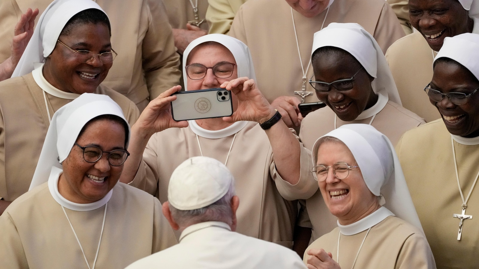 Pope calls on religious orders to pray for increase in new priests and nuns amid declining numbers