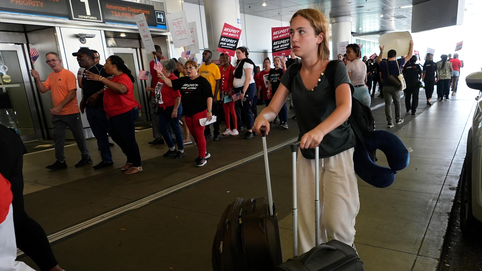 Record-breaking number of travelers pass through US airport security in a single day: over 3 million individuals screened