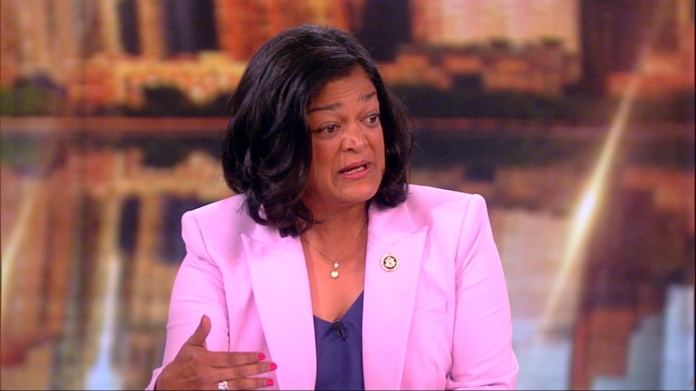 Rep. Pramila Jayapal discusses Biden stepping aside and expectations for a Harris candidacy