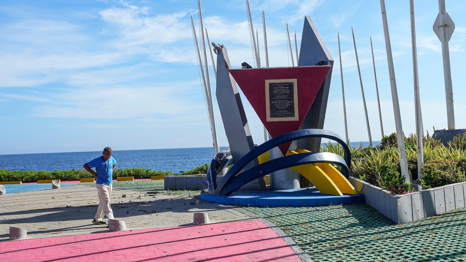 Statues of Hugo Chávez vandalized in Venezuela following recent election turmoil