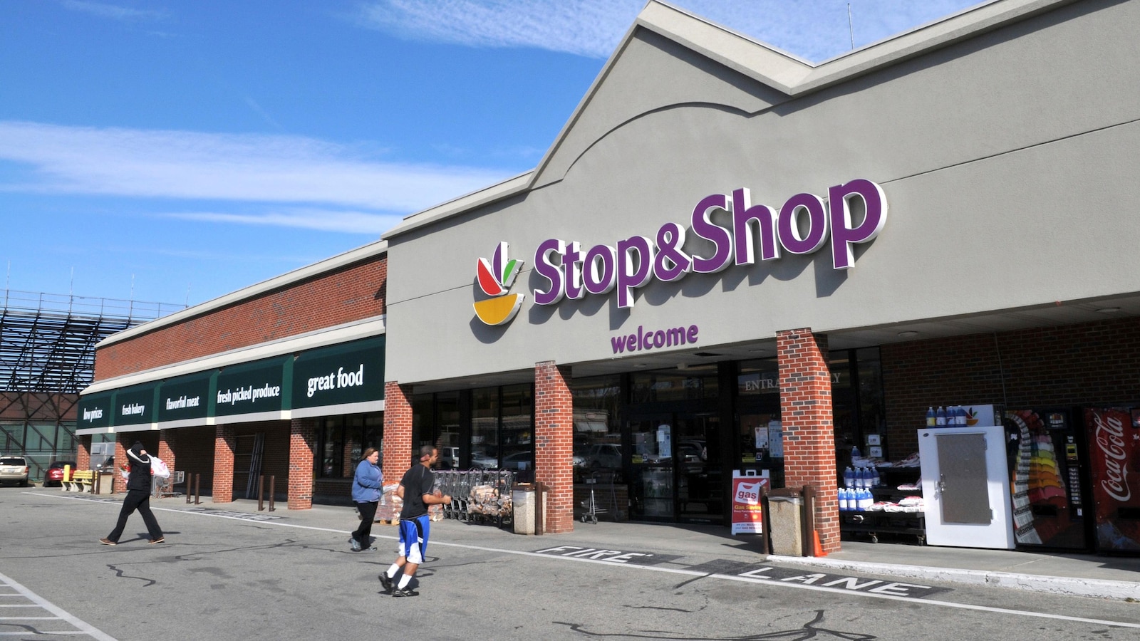 Stop & Shop to close 32 underperforming grocery stores in the Northeast region