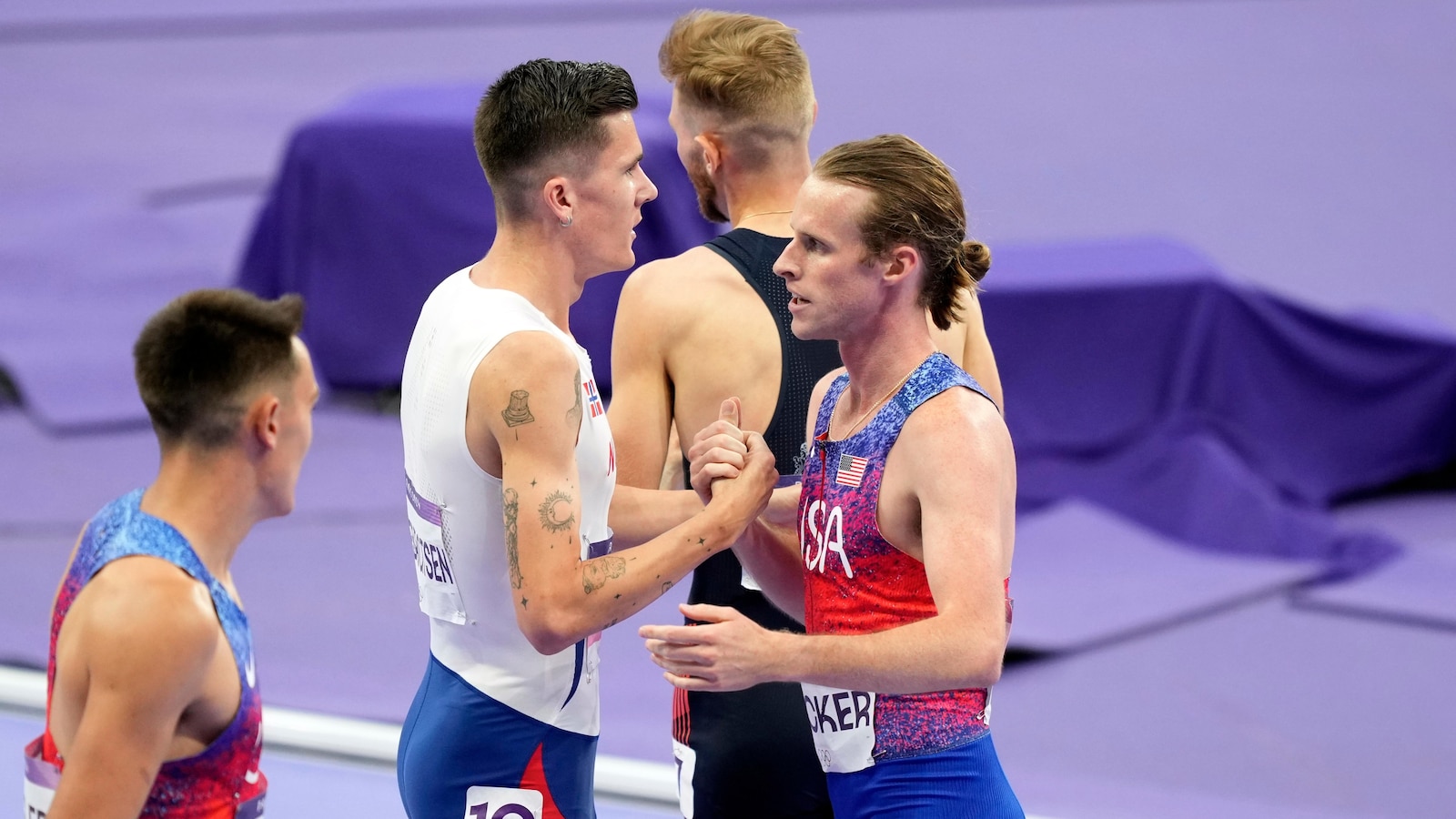 American Cole Hocker Surprises with Olympic Victory in Men's 1,500m, Defeating Kerr and Ingebrigtsen