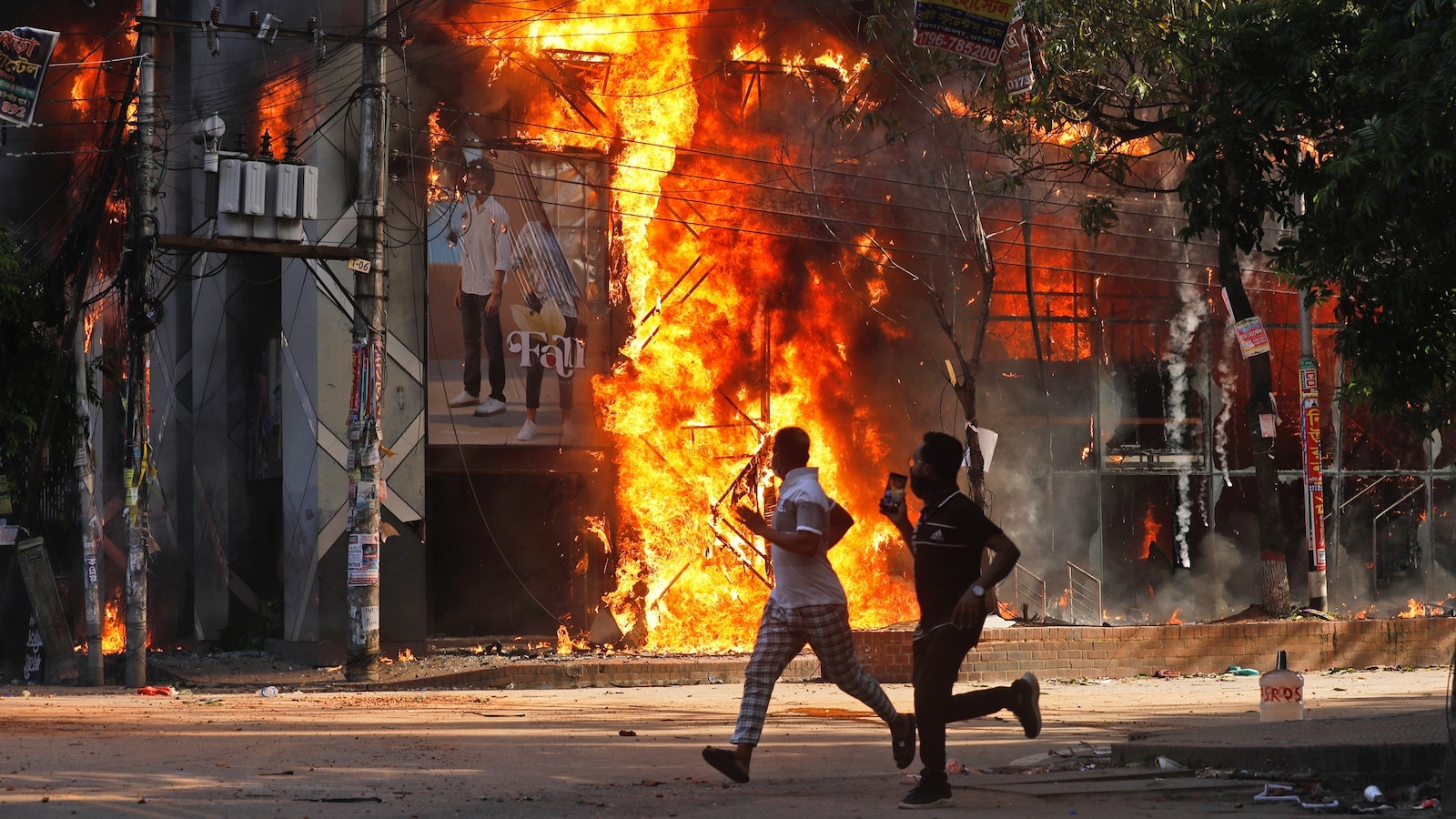 Bangladesh Prime Minister Resigns and Leaves Country Amidst Violent Protests