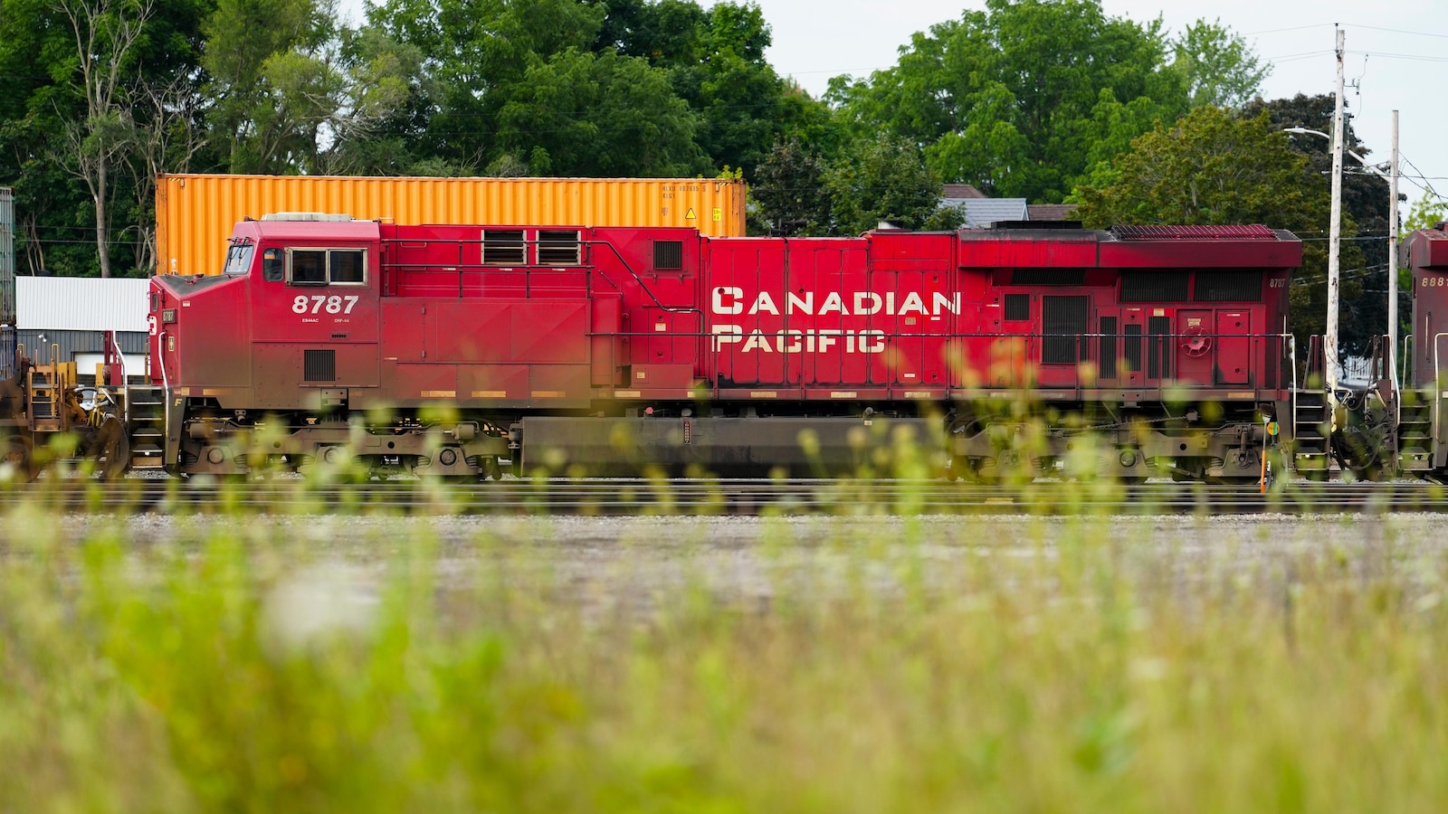 Government officials are working to address the halt of Canada's two major freight railroads