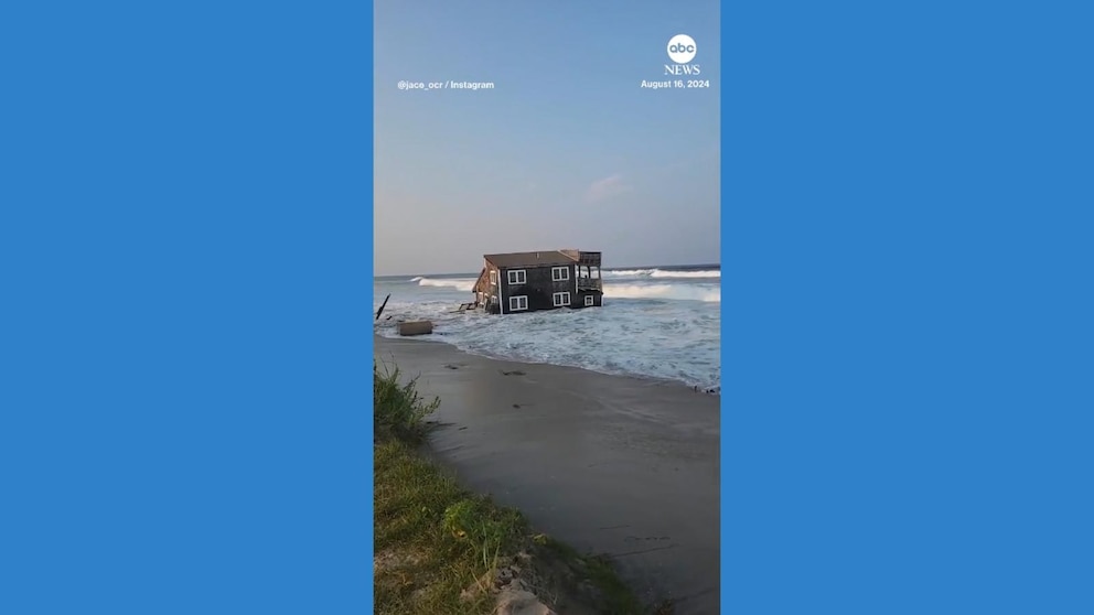 Home in North Carolina Collapses into the Ocean in Dramatic Video