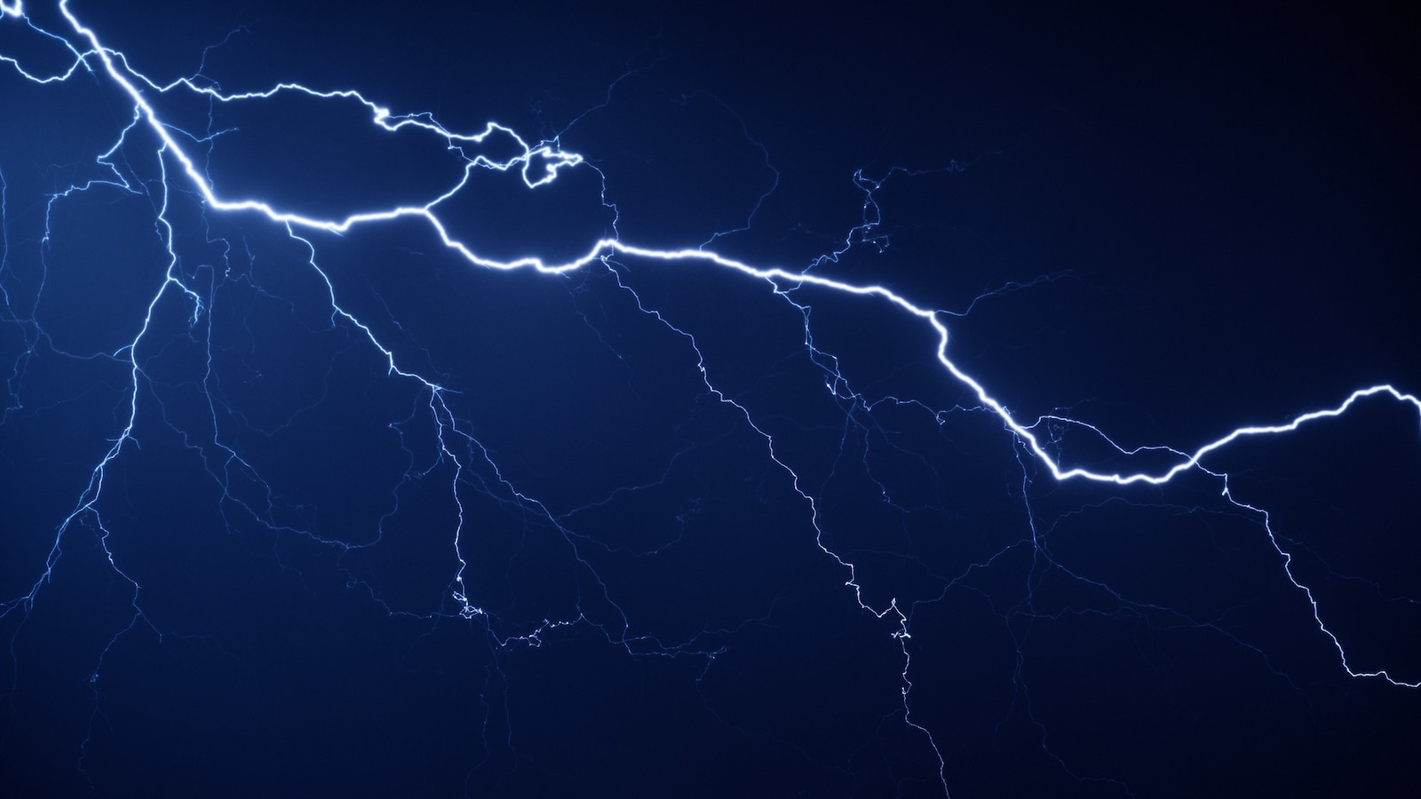 Lightning strike in Indiana injures two teenagers, one of whom is pregnant