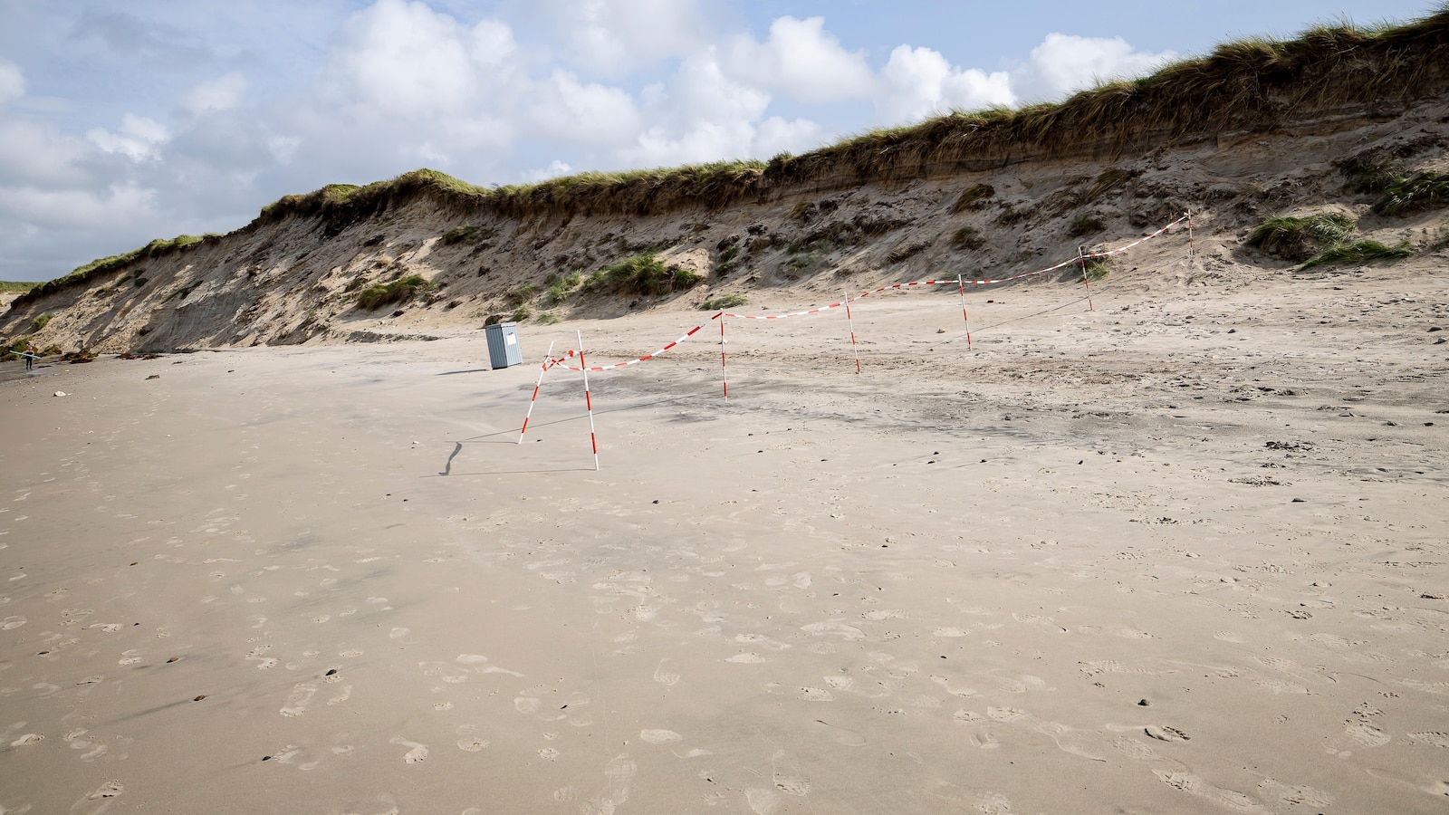 Tragic incident at Denmark beach results in the deaths of two German boys buried in sand