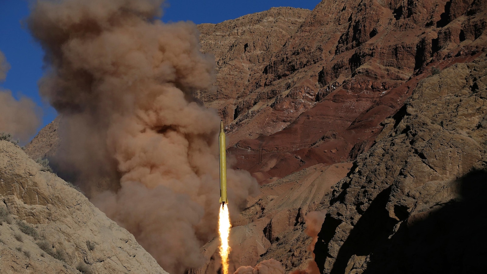 AP sources report US belief that Iran sent short-range ballistic missiles to Russia