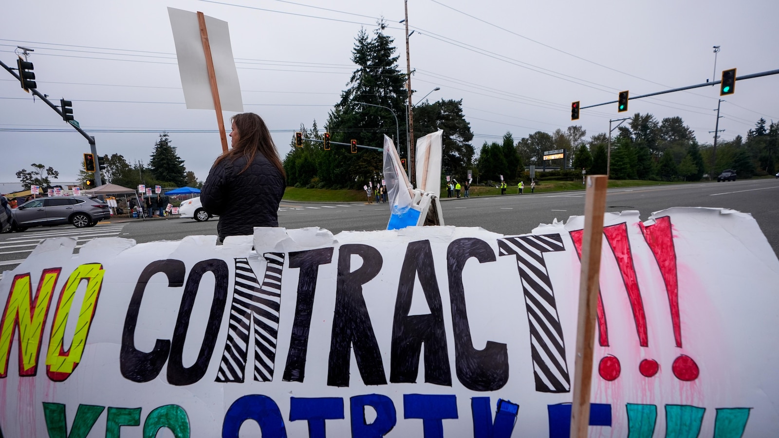 Boeing Considers Temporary Layoffs to Conserve Cash Amid Machinists' Strike