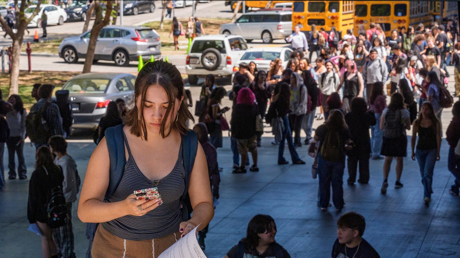 California Implements Restrictions on Student Smartphone Use at School