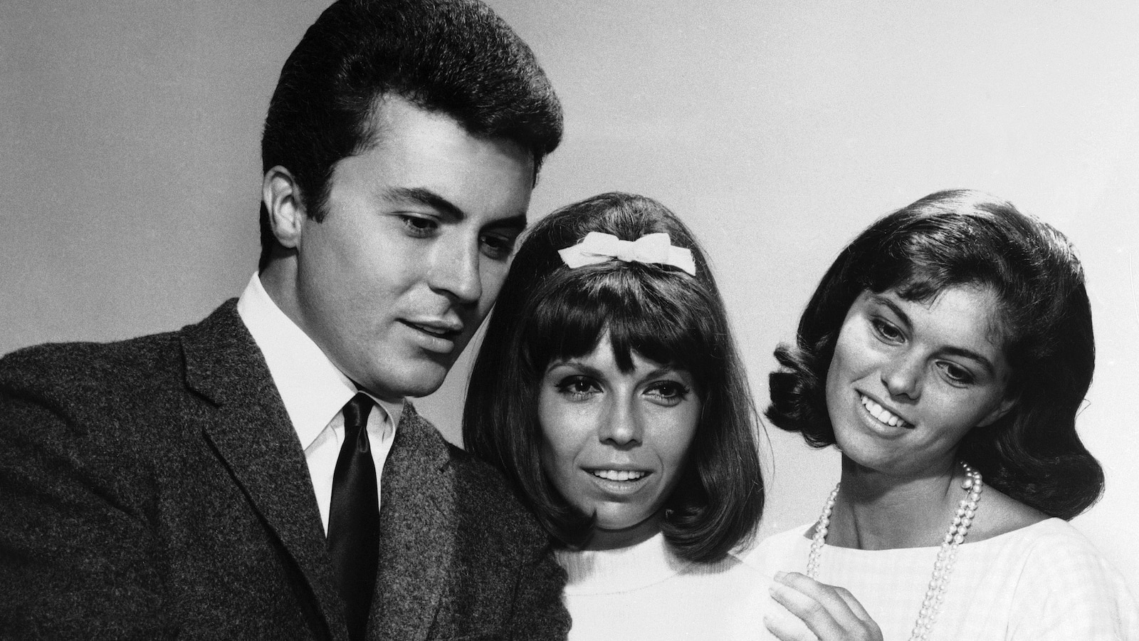 James Darren, known for his role as 'Gidget' teen idol, singer, and director, passes away at the age of 88