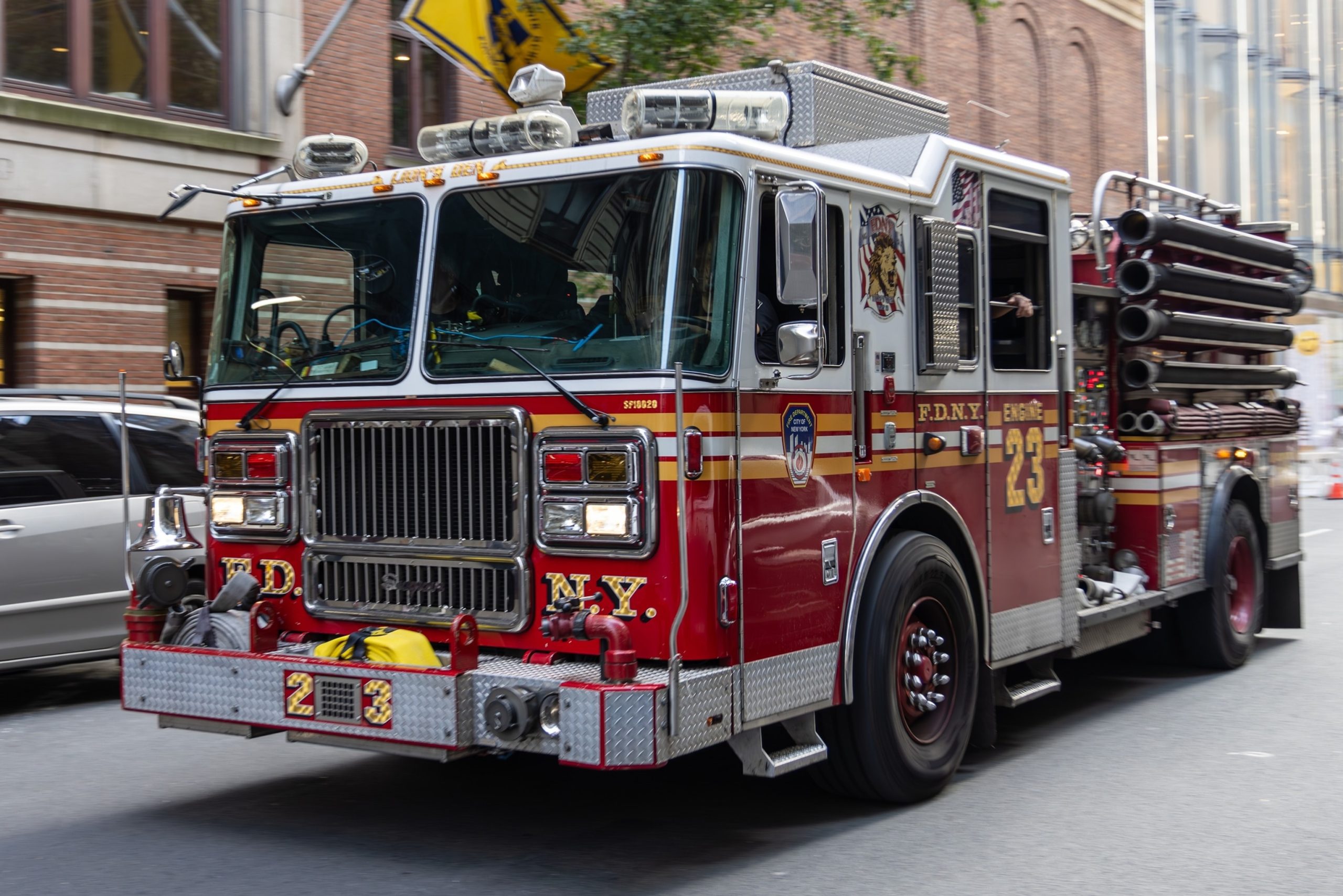 Sources report that 2 retired FDNY chiefs have been arrested for alleged corruption.