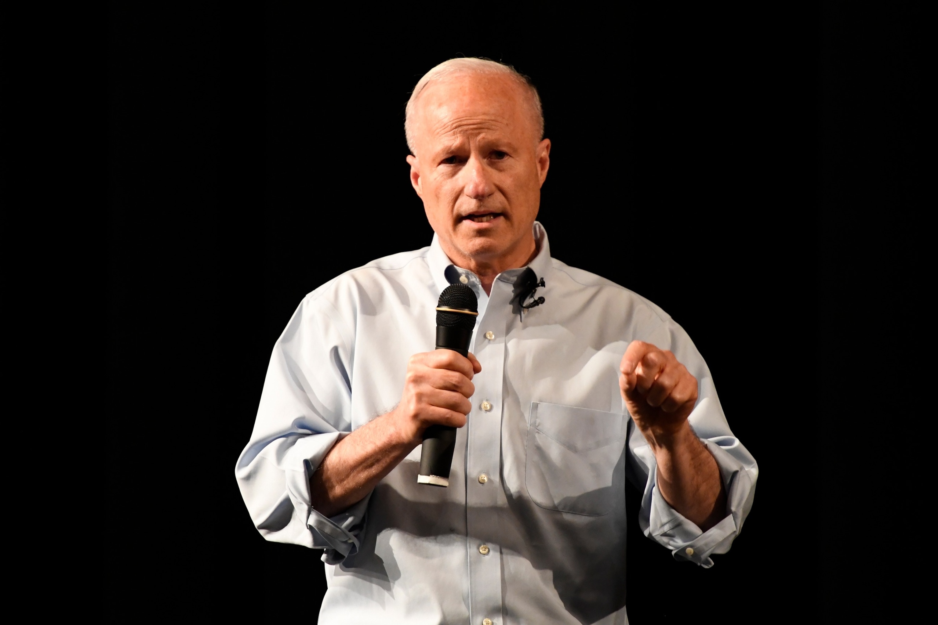 PHOTO: U.S. Rep. Mike Coffman holds a town hall