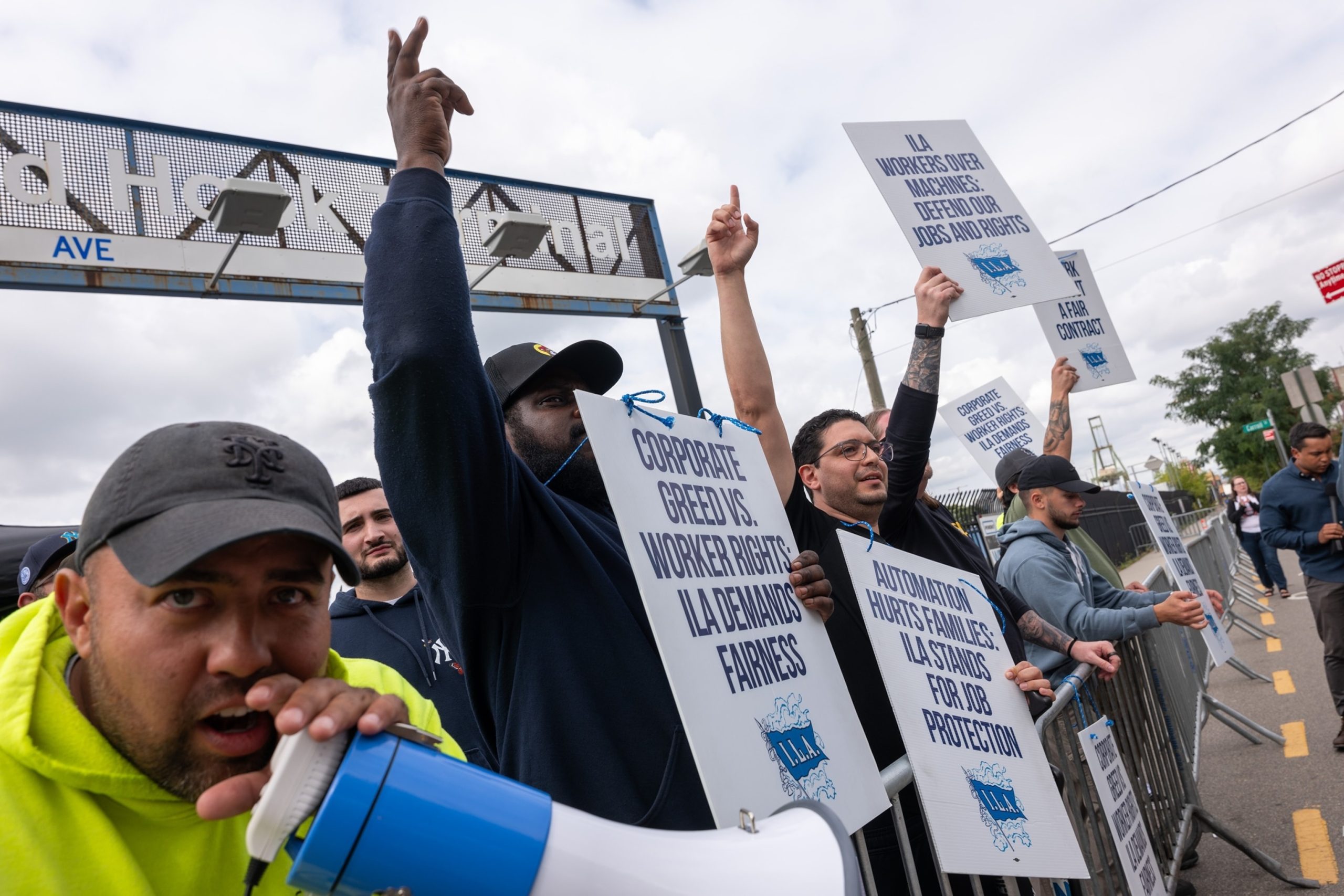 Sources report that the dockworkers strike has been suspended